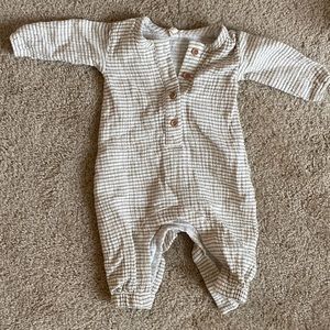 Quincy Mae romper 0-3